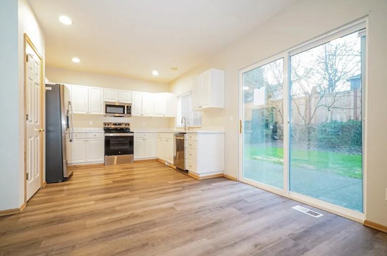 5132 Perry Dr Se - Photo 2 of 12