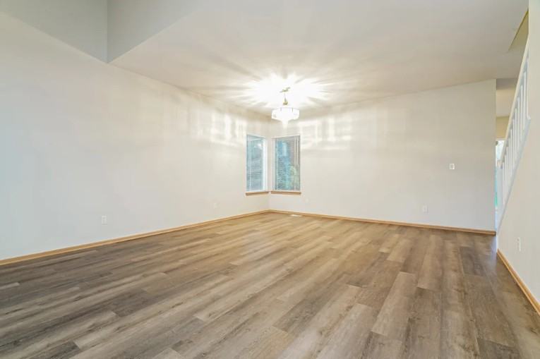 5132 Perry Dr Se - Photo 4 of 12