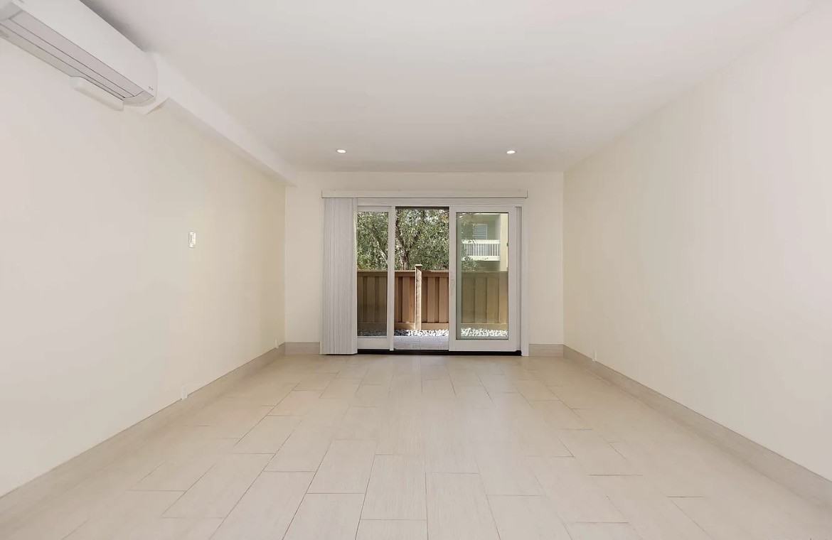 4600 Lamont St #102 - Photo 4 of 10