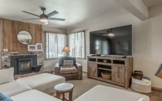 featured image of 2 Arrowhead Dr #25