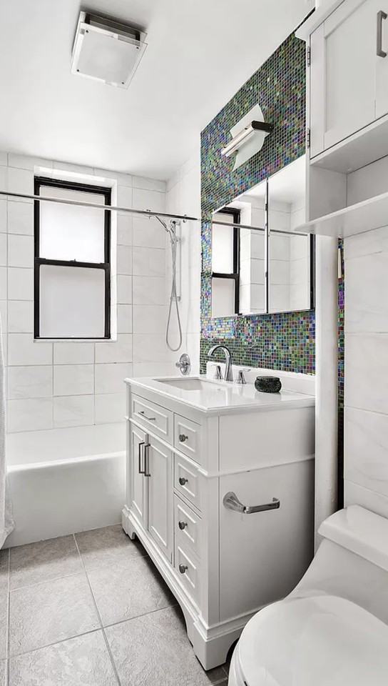 146 E 49th St #9C - Photo 6 of 10