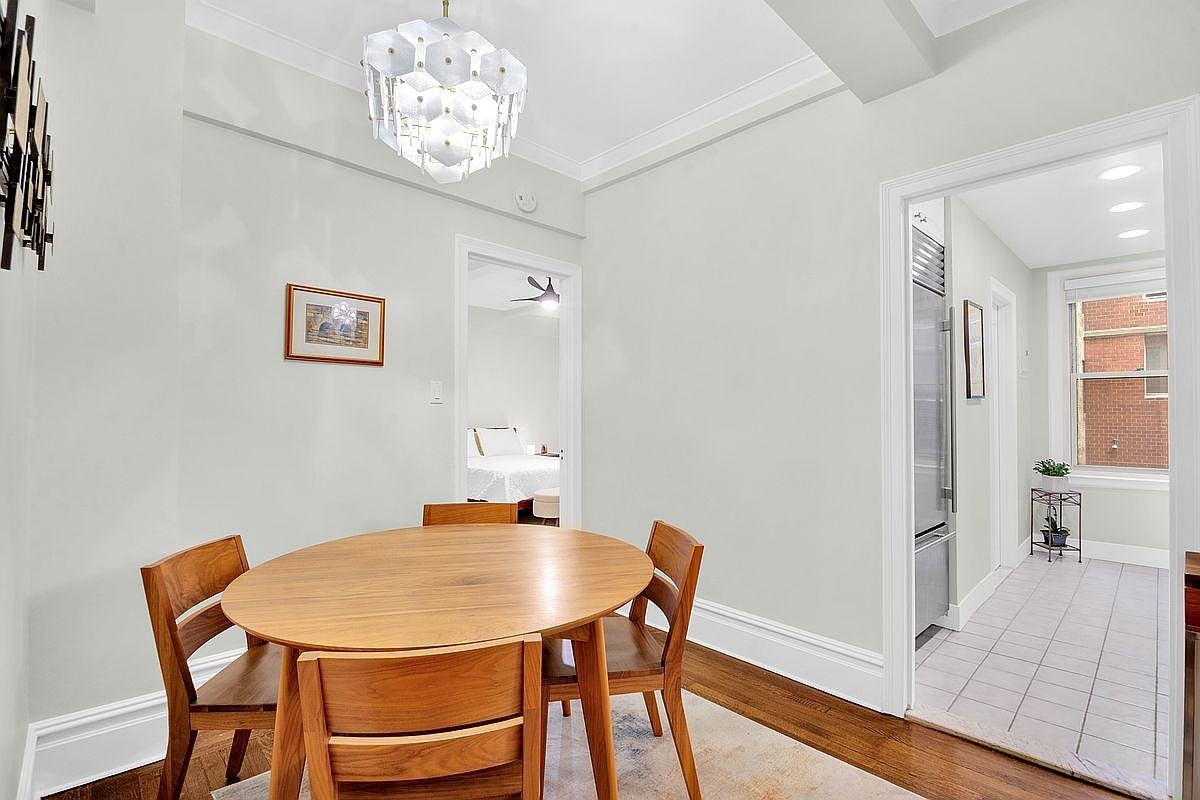 419 E 57th St #2E - Photo 4 of 7