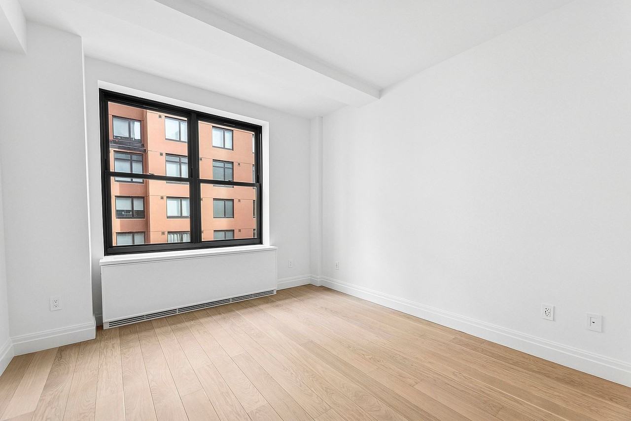 720 W End Ave #4L - Photo 3 of 7