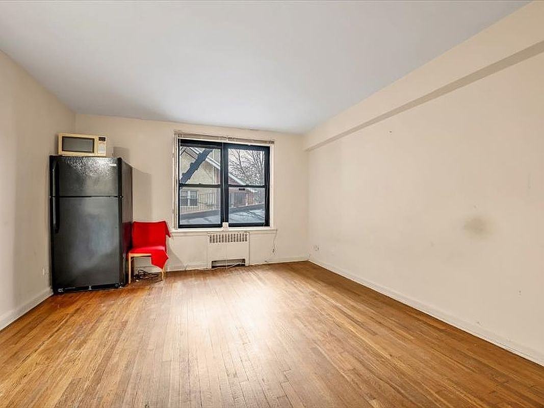 2821 Kings Hwy #1N - Photo 4 of 8