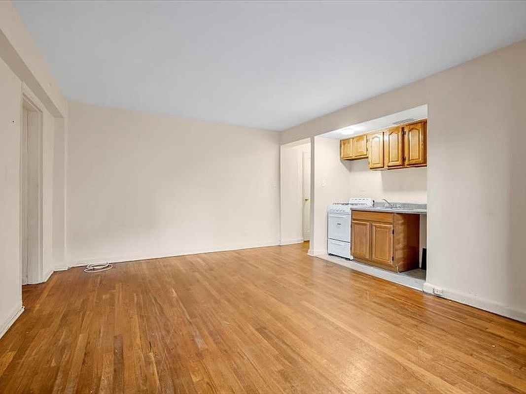 2821 Kings Hwy #1N - Photo 5 of 8