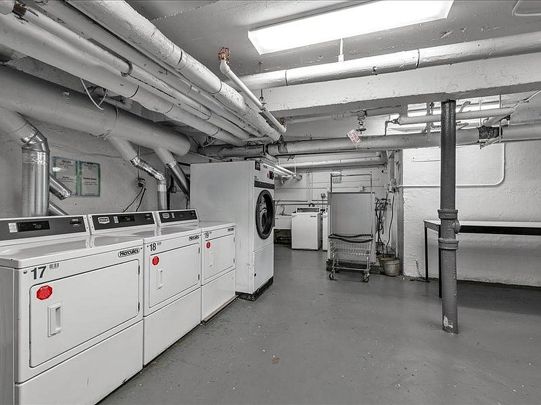 2821 Kings Hwy #1N - Photo 6 of 8