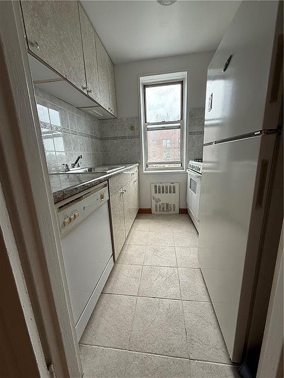 2900 Ocean Ave #5A - Photo 4 of 24