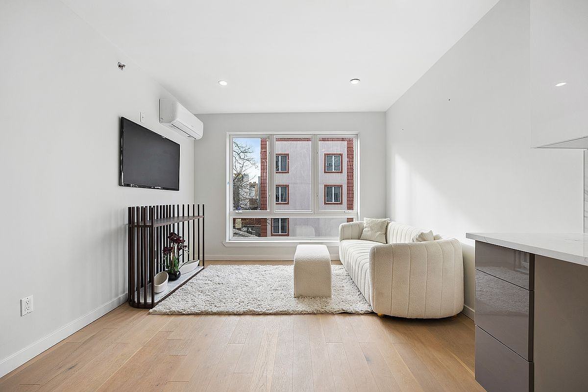 2929 Brighton 5th St #4C - Photo 3 of 8