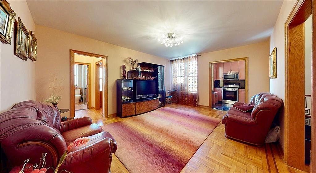 3096 Brighton 6th St #F10 - Photo 4 of 9