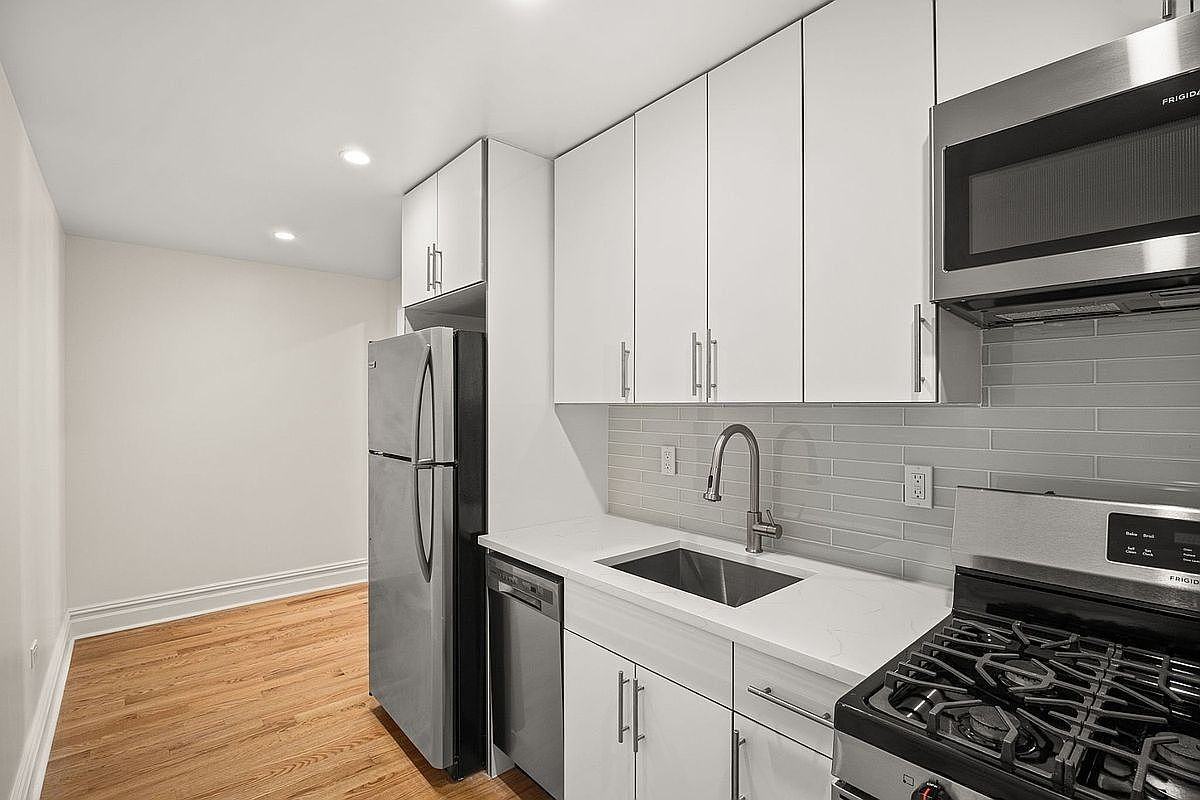 9725 64th Ave #C5 - Photo 5 of 10