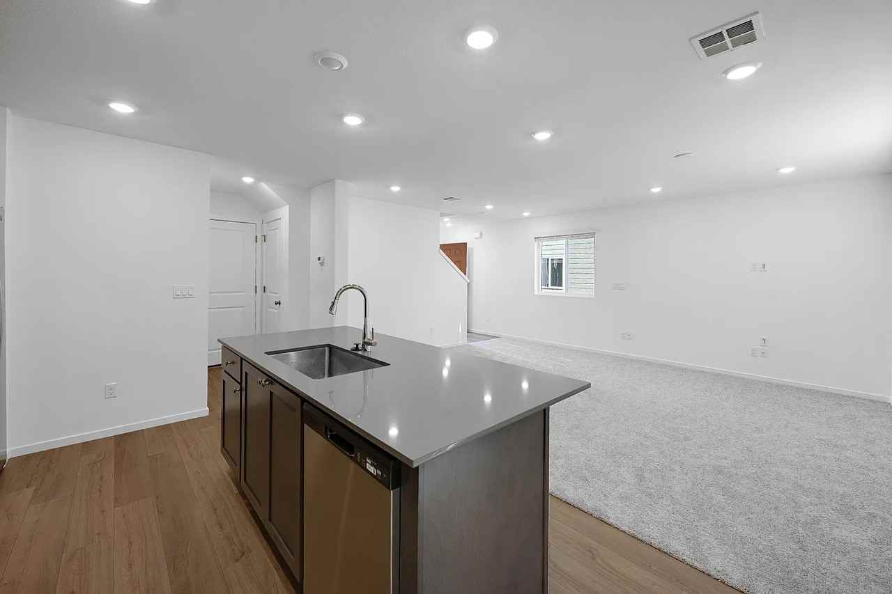 51738 Jubilee Pine Dr - Photo 2 of 15