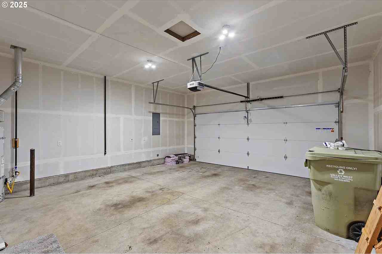 4569 Se Davis Rd - Photo 7 of 18