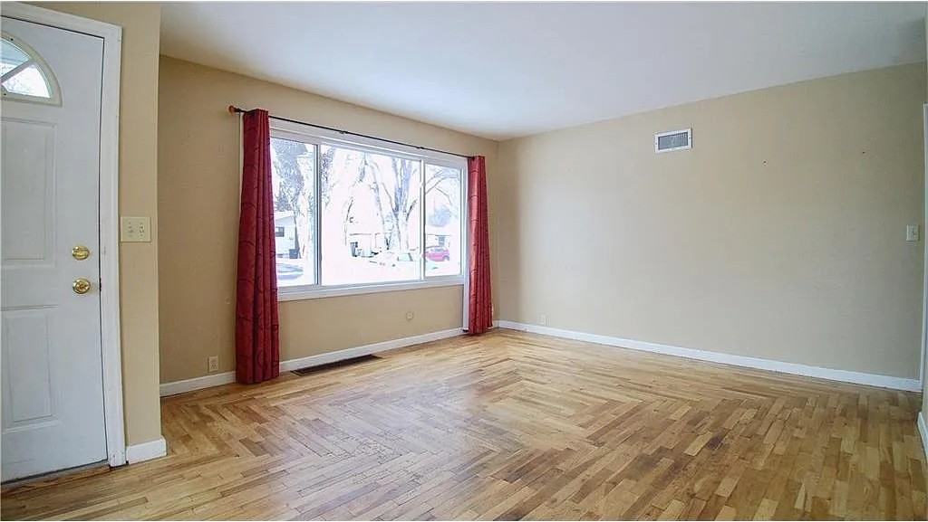 1503 11th St W - Photo 3 of 11