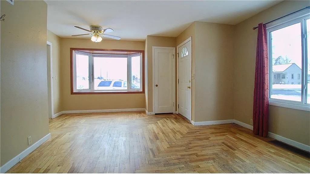 1503 11th St W - Photo 4 of 11