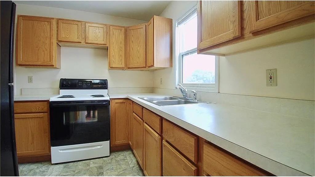 1503 11th St W - Photo 5 of 11