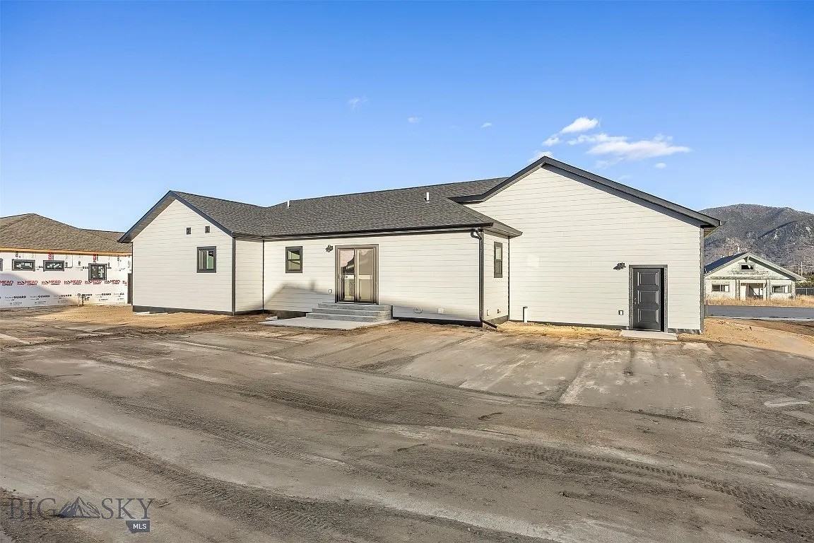 3849 S Arizona St - Photo 4 of 18