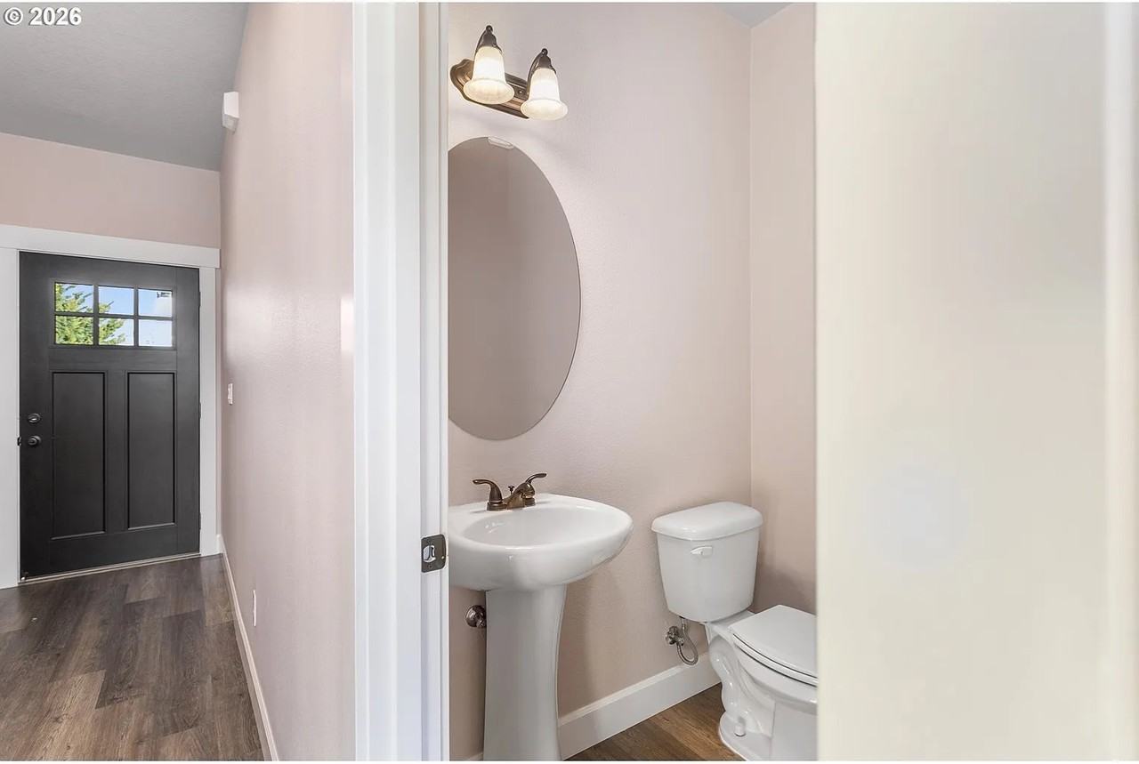 1092 E 1st Ave - Photo 4 of 19