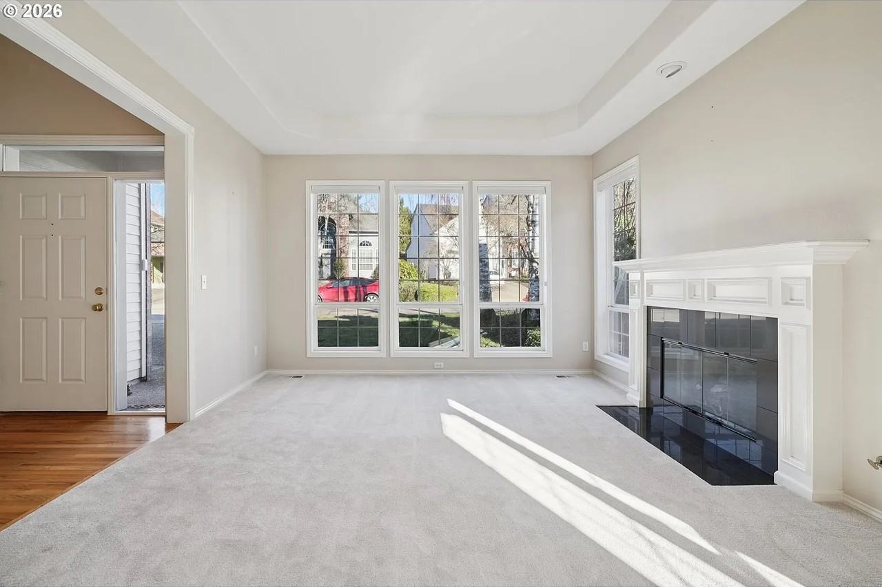 4716 Avery Ln - Photo 3 of 21