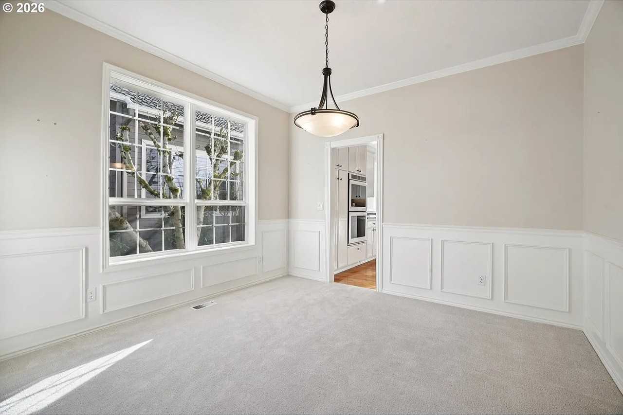 4716 Avery Ln - Photo 5 of 21