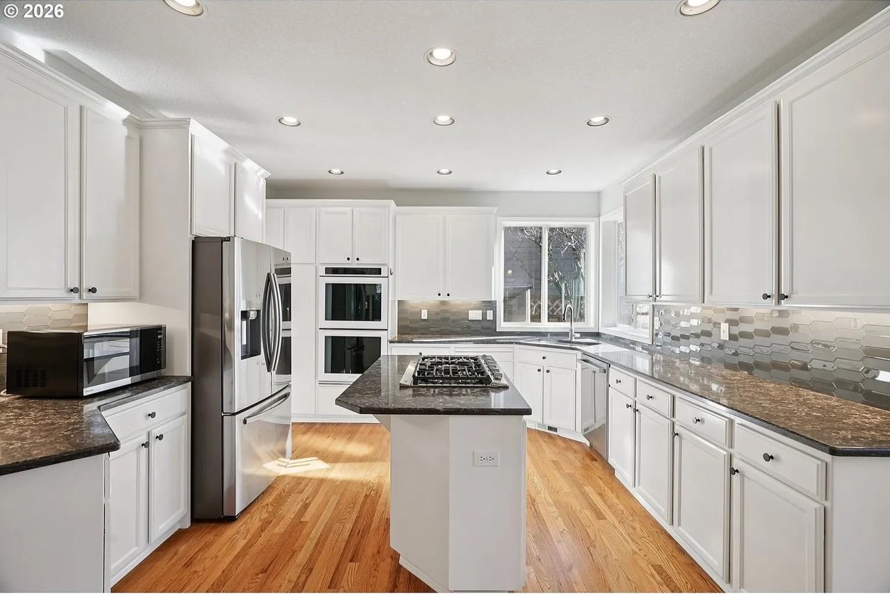 4716 Avery Ln - Photo 6 of 21