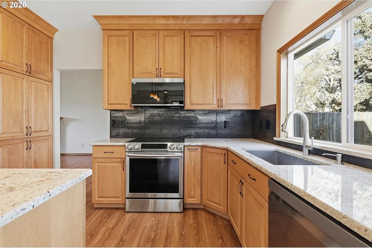 17512 Nw Fieldstone Dr - Photo 7 of 23