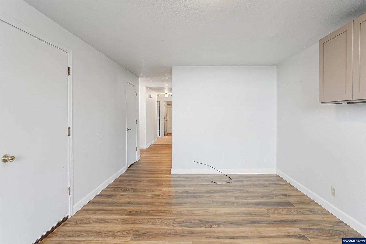 4561 Pullman Ct Se - Photo 7 of 17