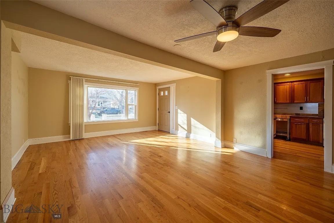 313 S 6th St - Photo 3 of 19