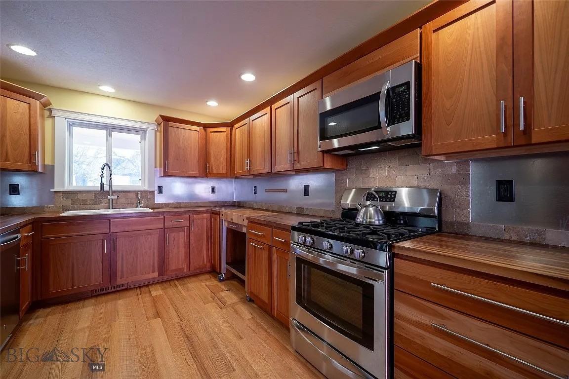 313 S 6th St - Photo 6 of 19