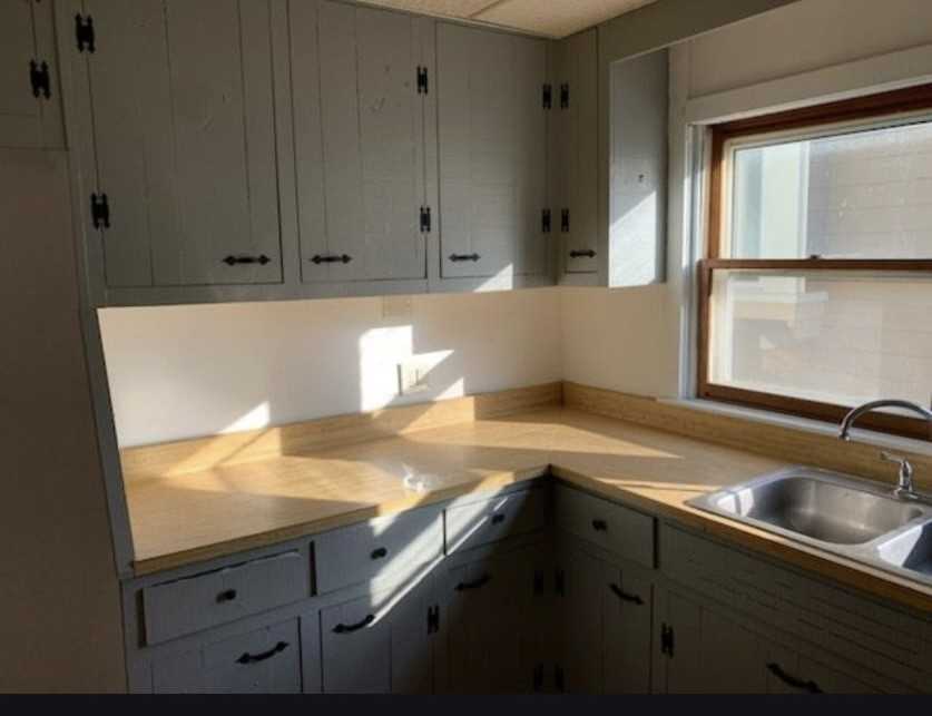 306 Hall Ave - Photo 5 of 17