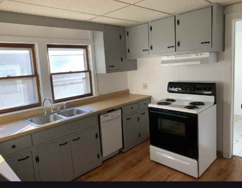 306 Hall Ave - Photo 6 of 17