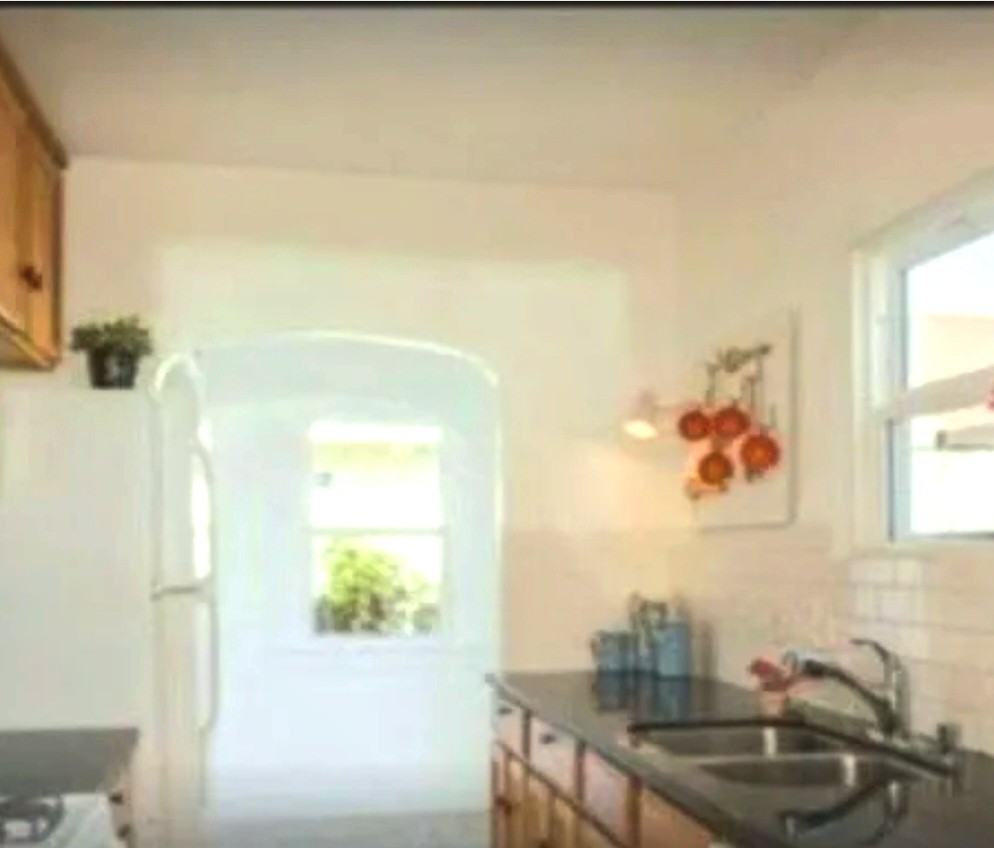 5835 Broadway #NA - Photo 5 of 14