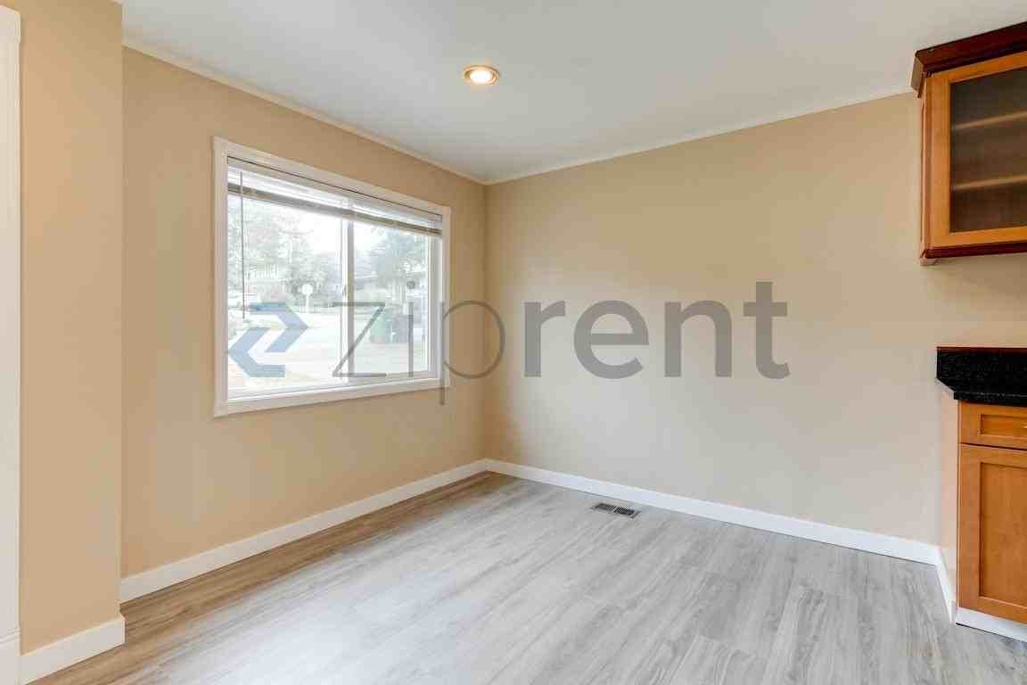 3733 88th Ave Se #A - Photo 6 of 29