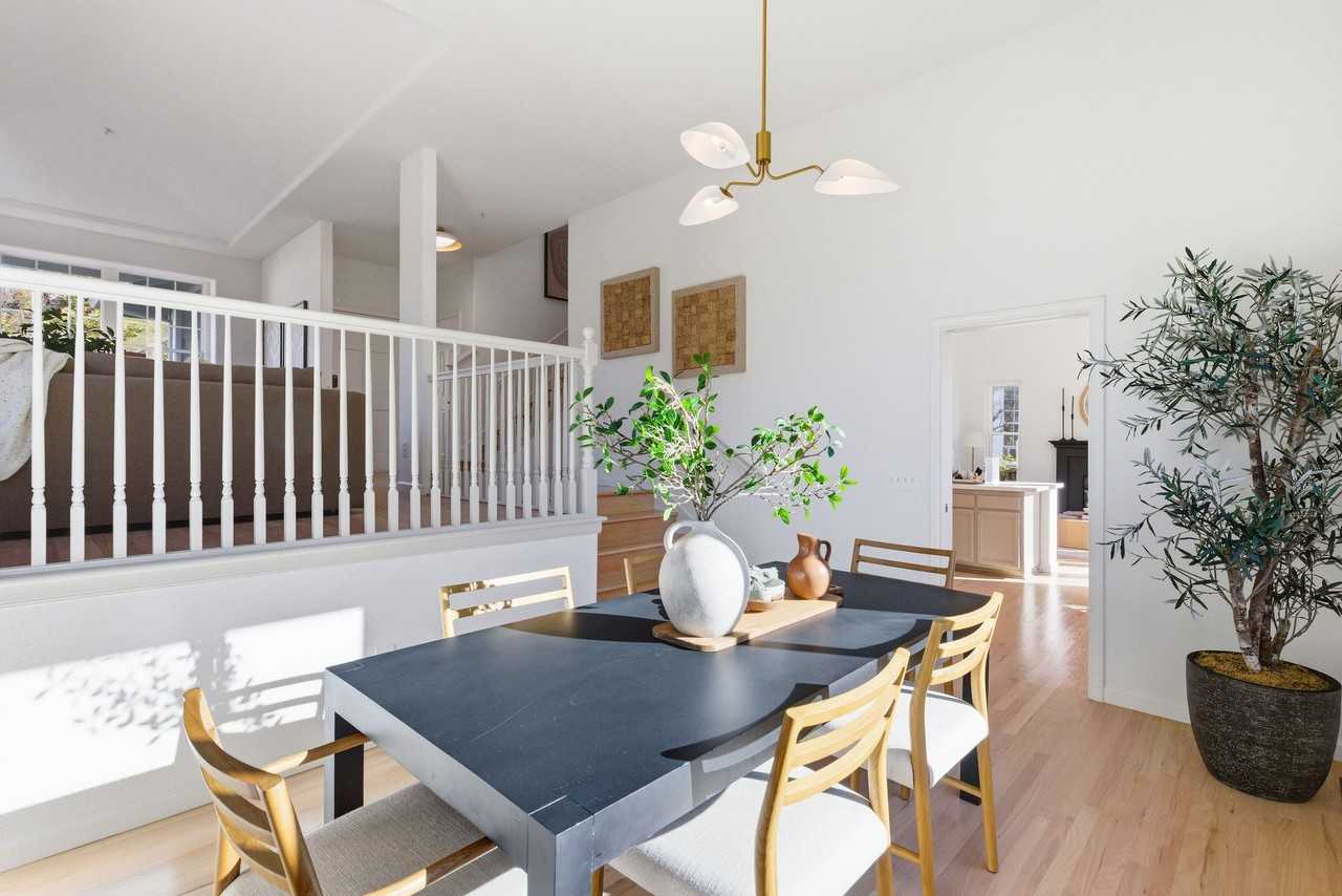 15 Aaron Dr #1 - Photo 7 of 50