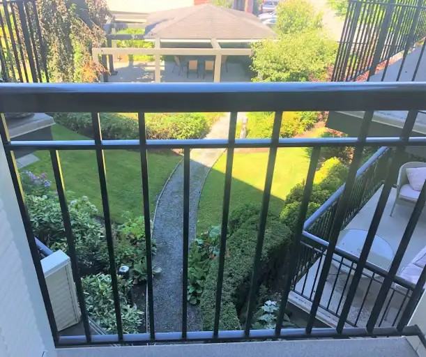 20303 Douglas Cres - Photo 2 of 6