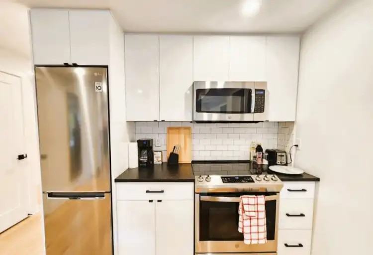 106 Lappin Ave - Photo 3 of 6