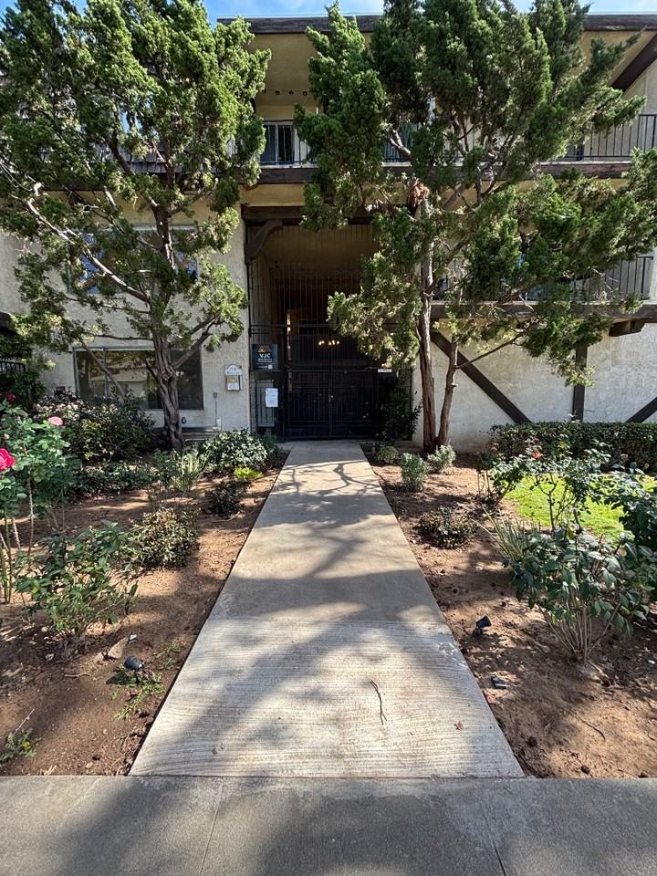 2050 Meridian - Photo 2 of 50