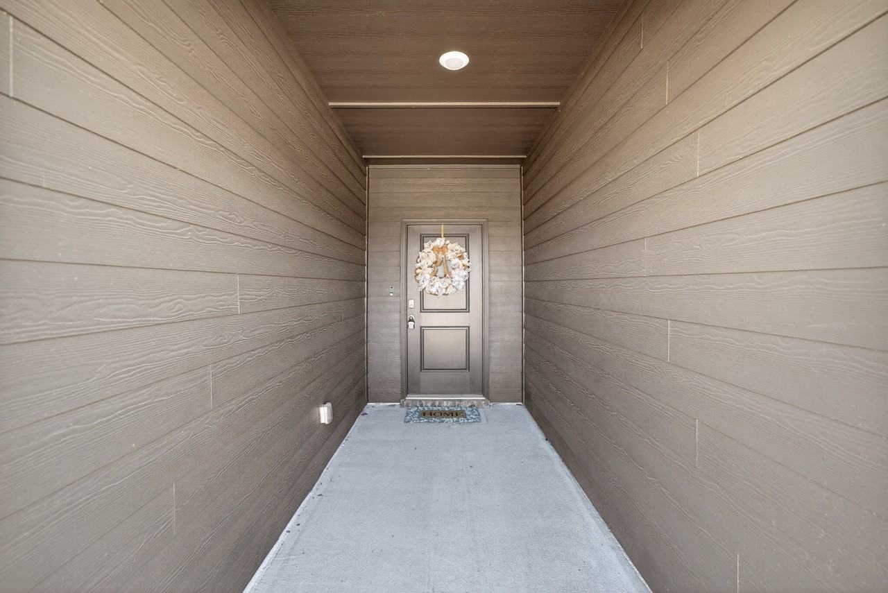 405 S 85th St - Photo 4 of 11