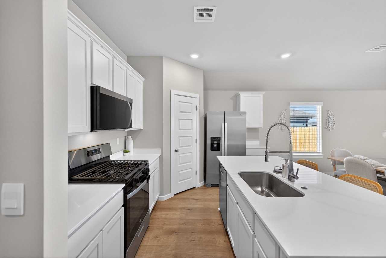 405 S 85th St - Photo 6 of 11