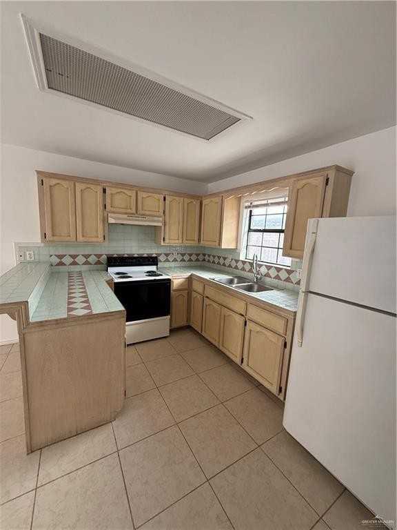 904 Lexington Cir - Photo 5 of 8