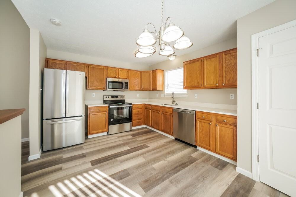 957 Country Ln - Photo 6 of 16