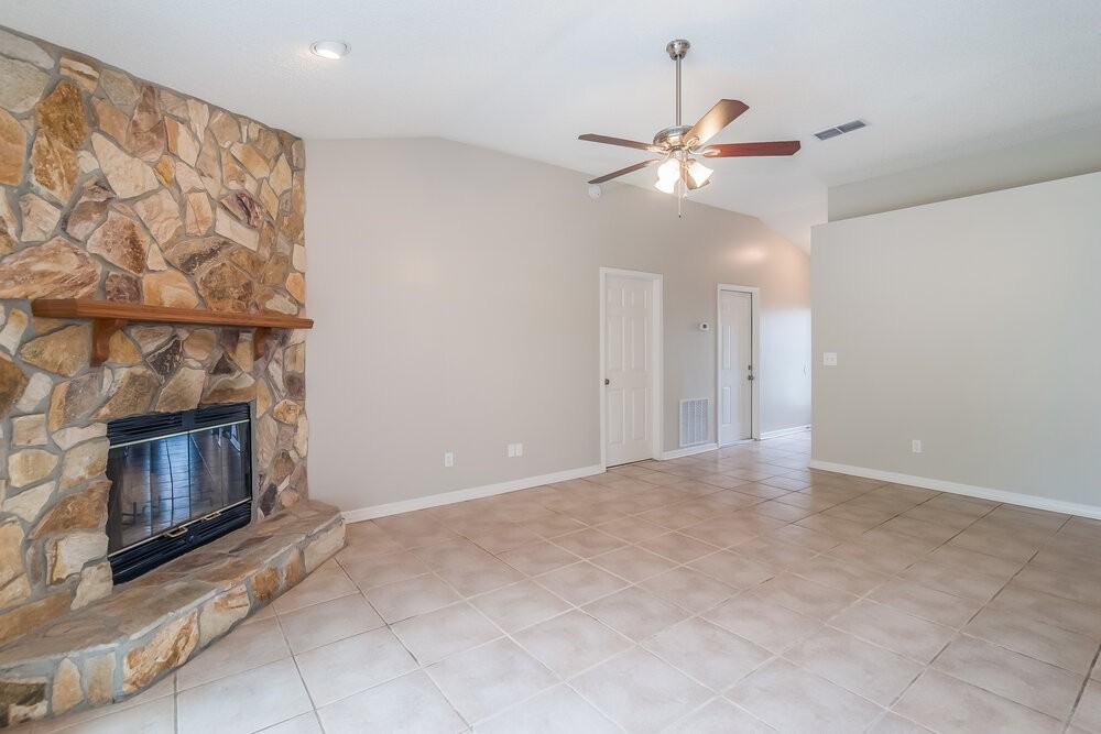 3075 Waters View Cir - Photo 3 of 15