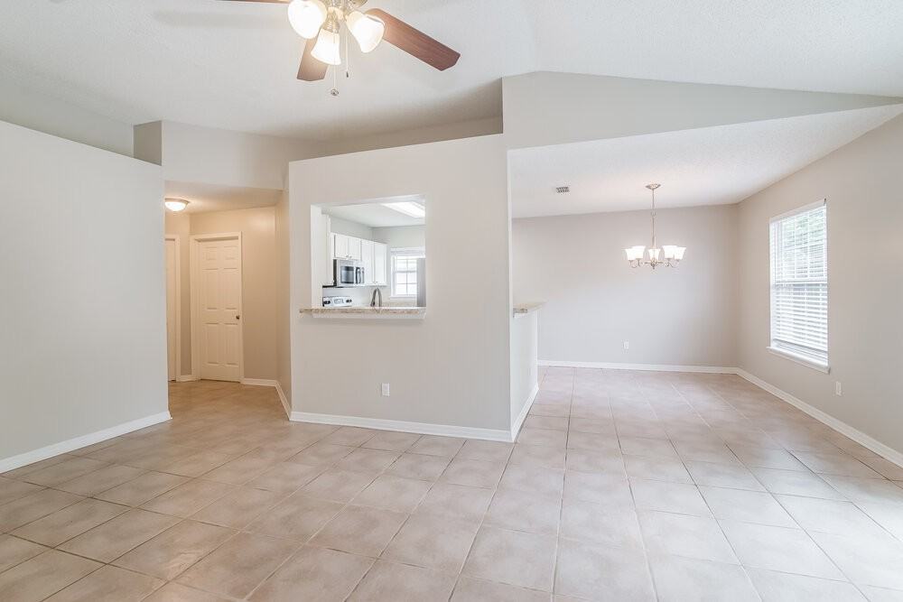 3075 Waters View Cir - Photo 4 of 15