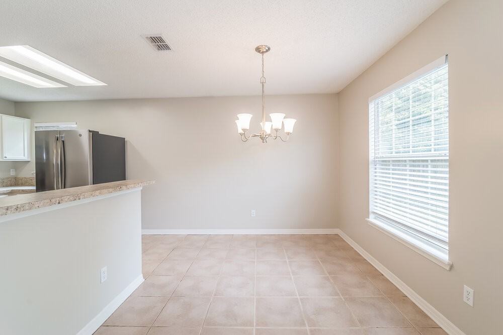 3075 Waters View Cir - Photo 5 of 15