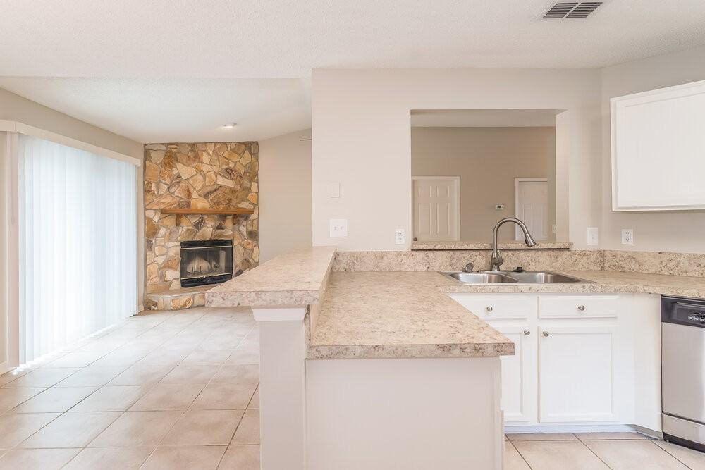 3075 Waters View Cir - Photo 7 of 15