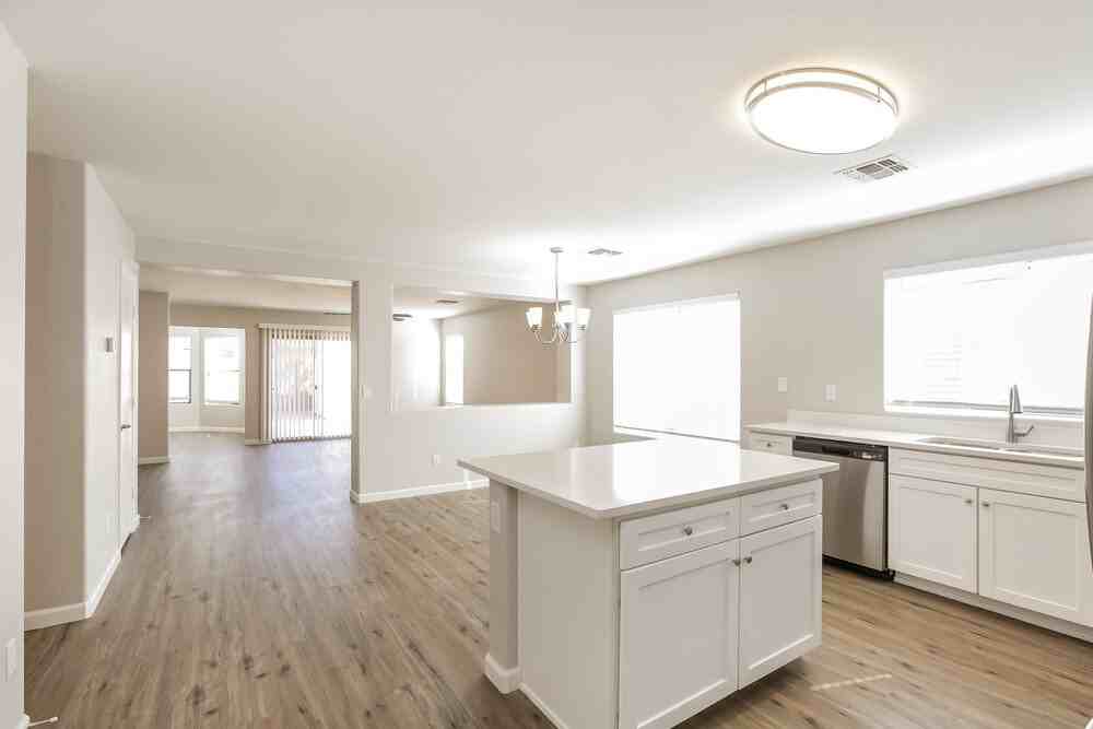 3310 W Leodra Ln - Photo 6 of 16