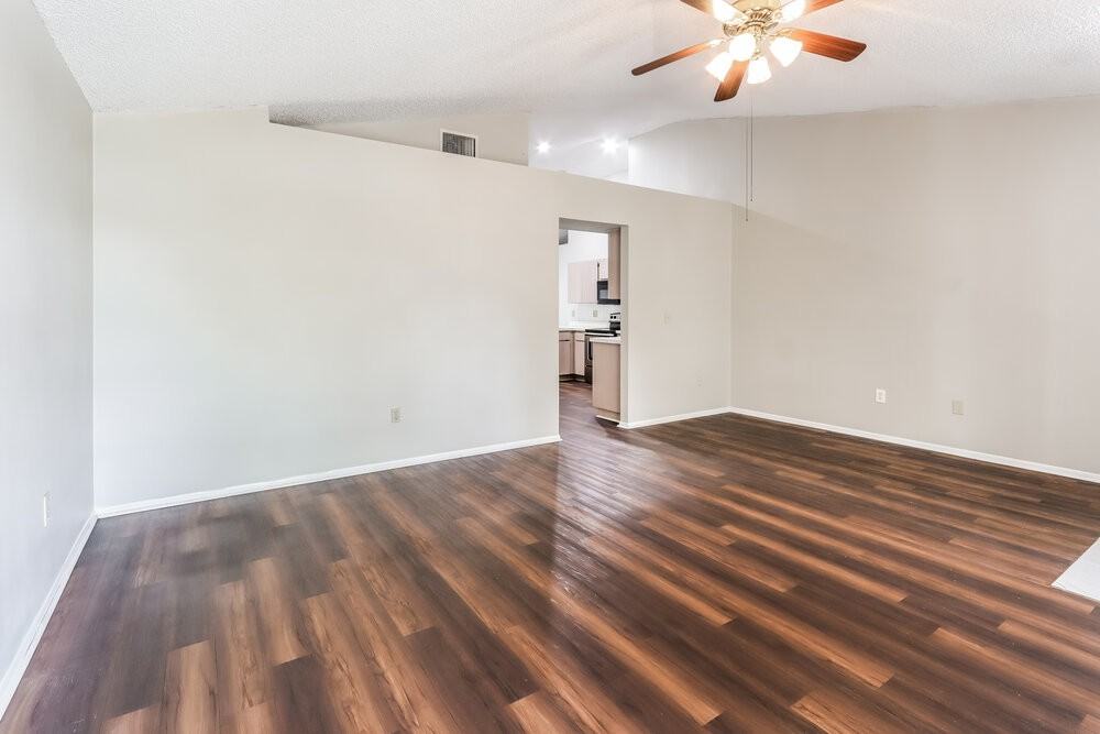 409 Benson St - Photo 3 of 16