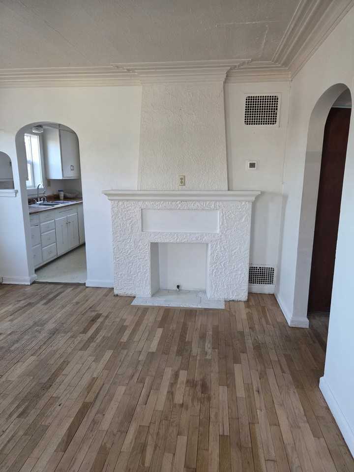 933 Custer Ave #SFH - Photo 5 of 10