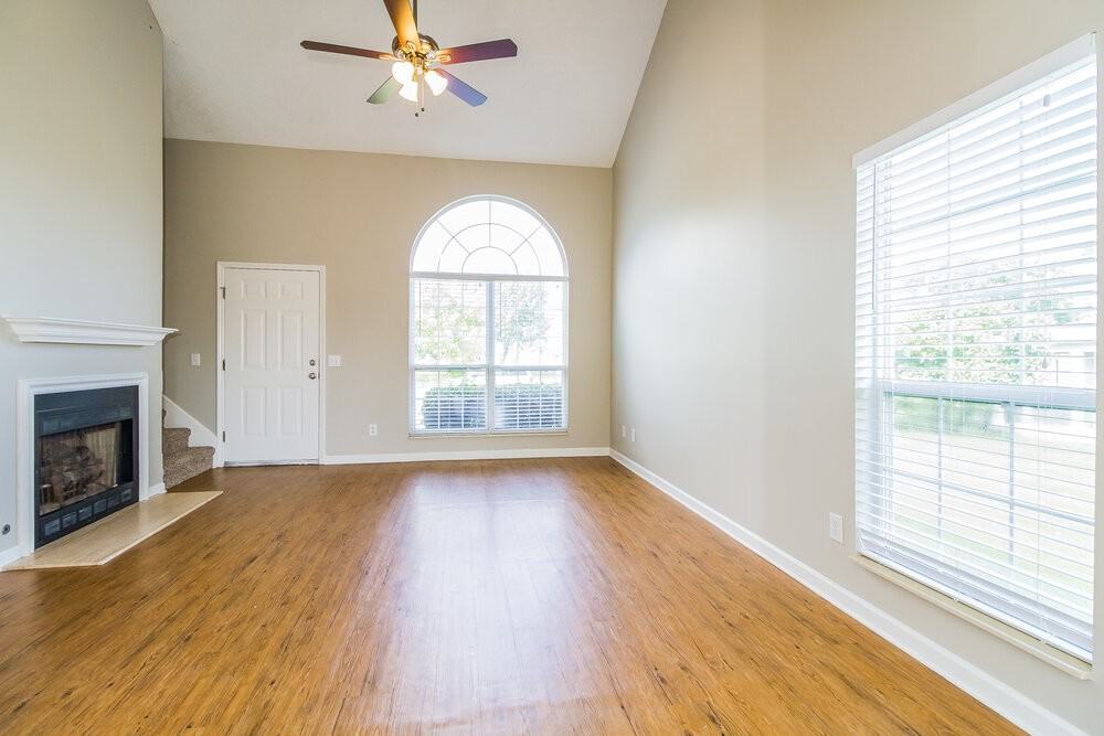 207 Fairfield Dr - Photo 3 of 17