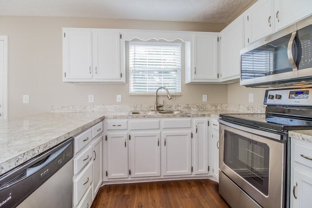 207 Fairfield Dr - Photo 6 of 17