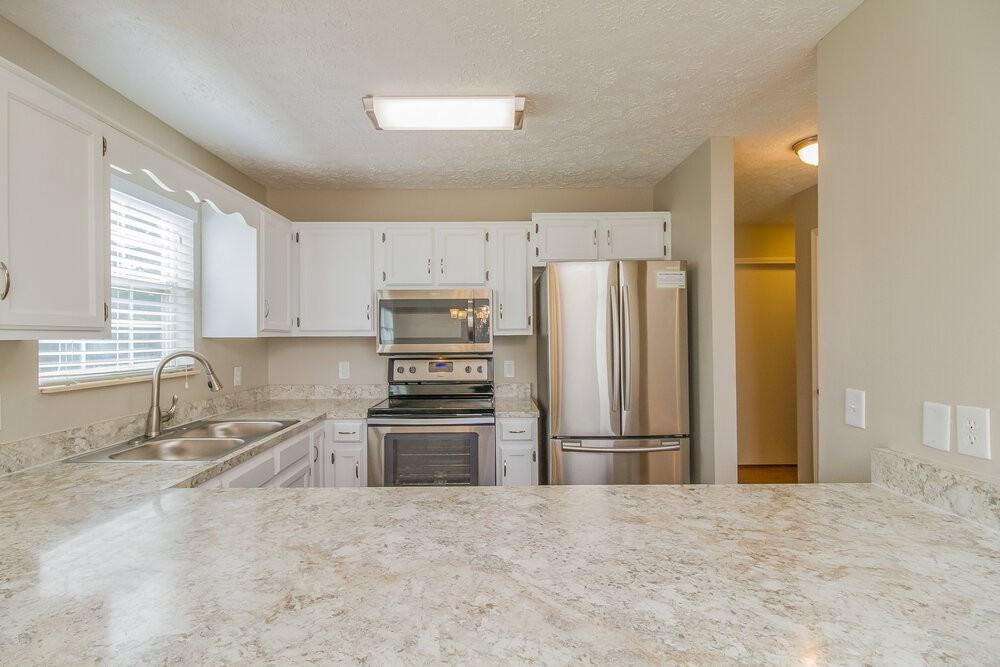 207 Fairfield Dr - Photo 7 of 17